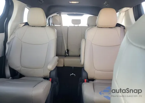 2024 Toyota Sienna Xle from USA, damaged, VIN 5TDYSKFC8RS135134